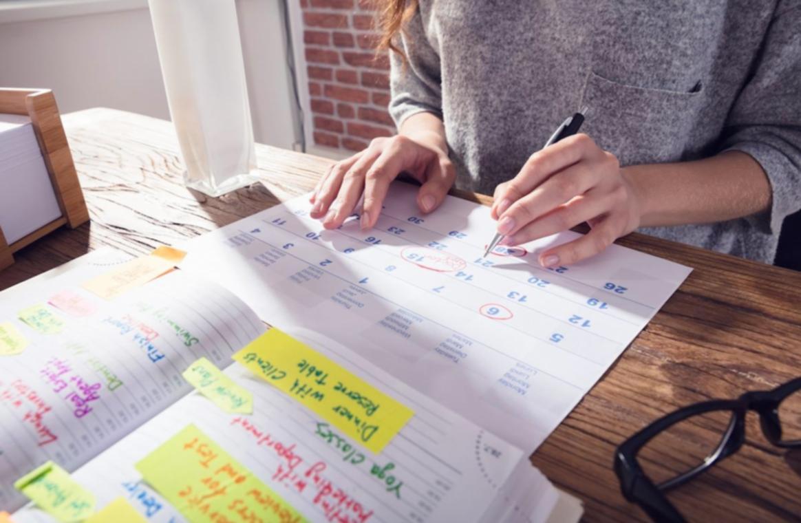 Environnement de travail collaboratif illustrant nos principes pédagogiques